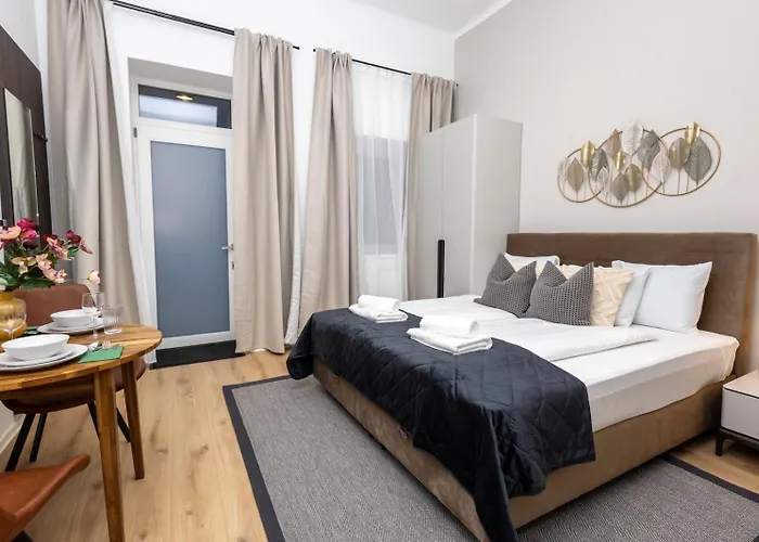 Designer New Near Centre Appartement