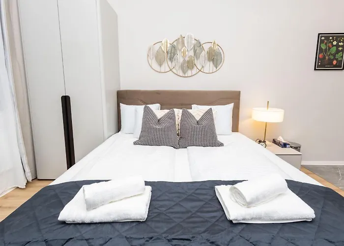 Designer New Near Centre Appartement *